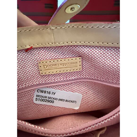 NWT! Vtg Dooney & Bourke Cream Crossword Leather & Canvas Bucket Bag Orig $175* - Picture 7 of 13